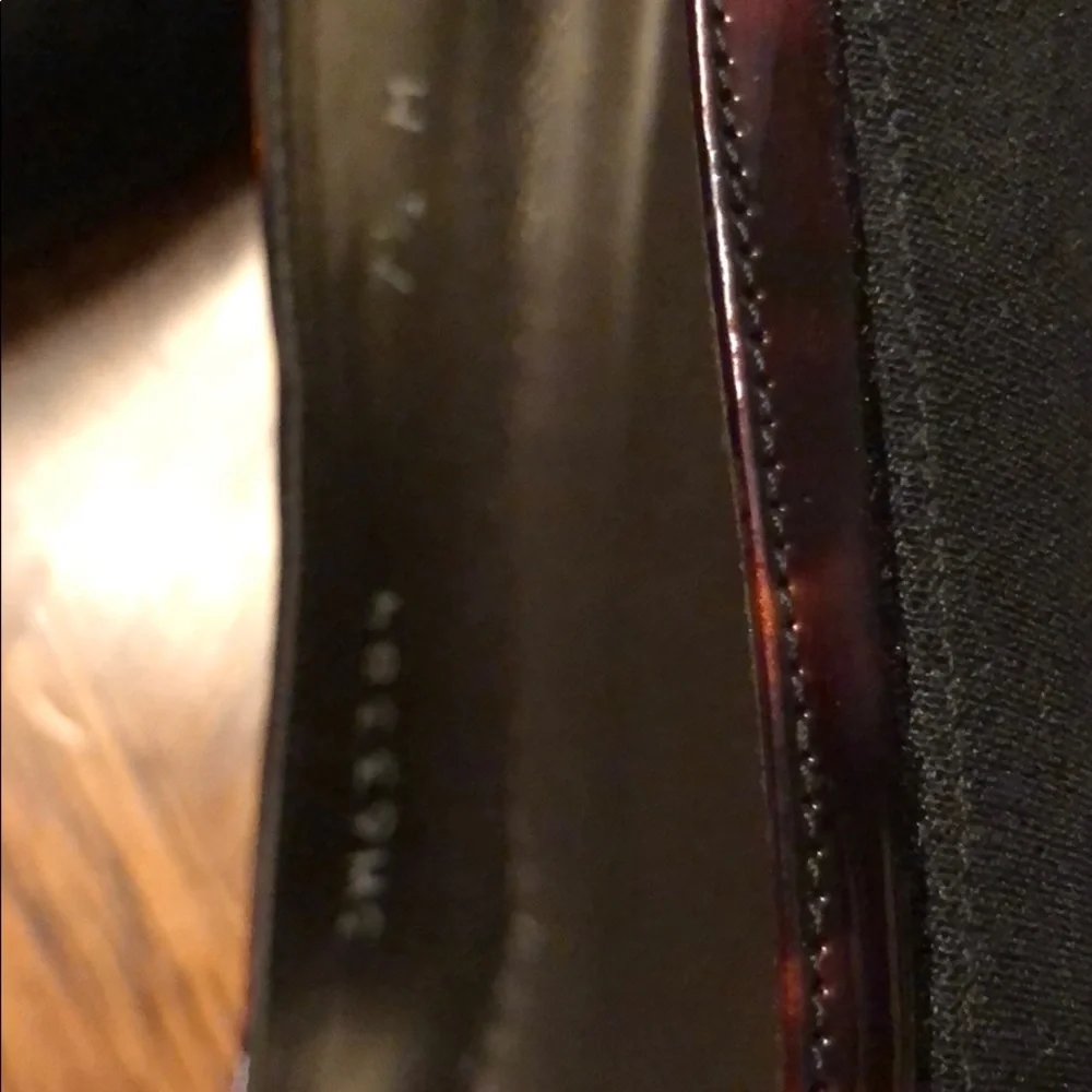Stuart Weitzman Microfiber Kitten Heel Pumps 7.5 - Picture 9 of 10